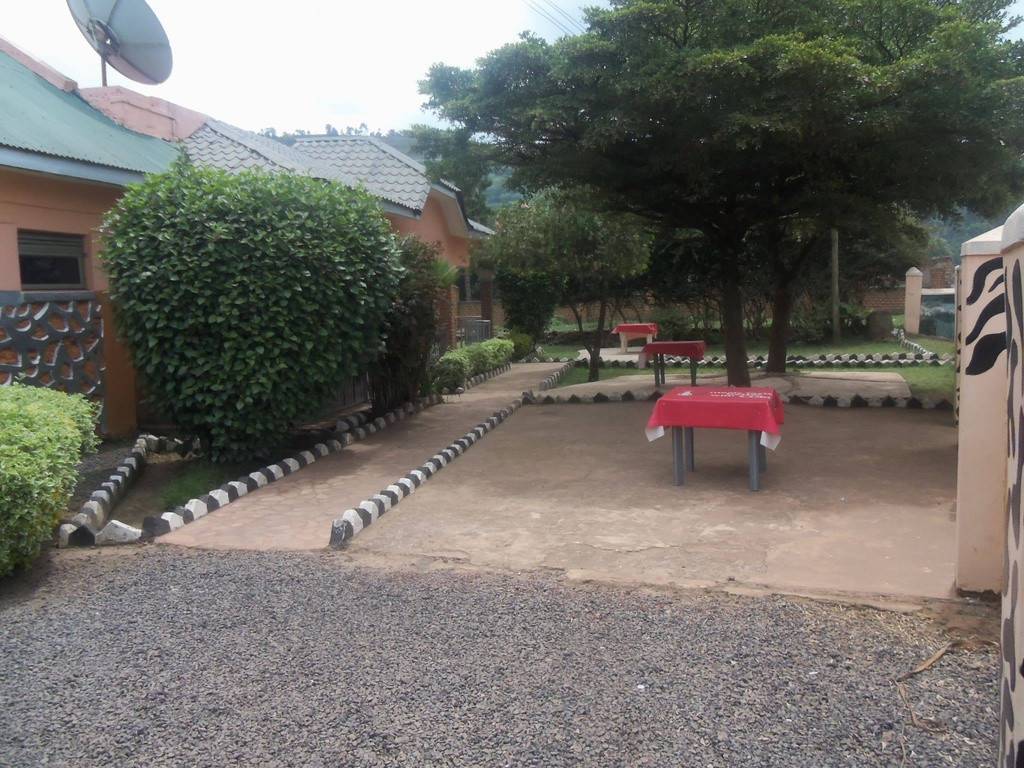 Virunga Hotel and Campsite