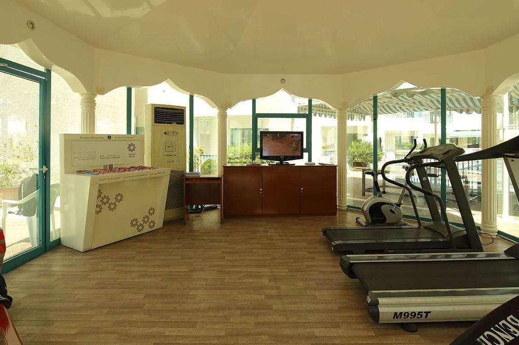 Al Bustan Tower Hotel Suites