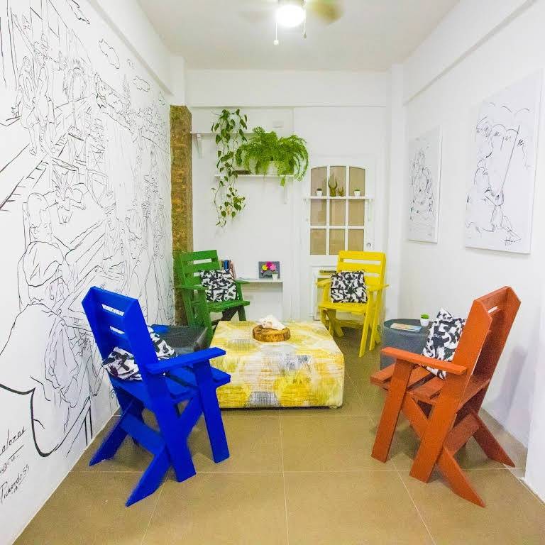 W Hostal Santiago Guest House & Backpackers