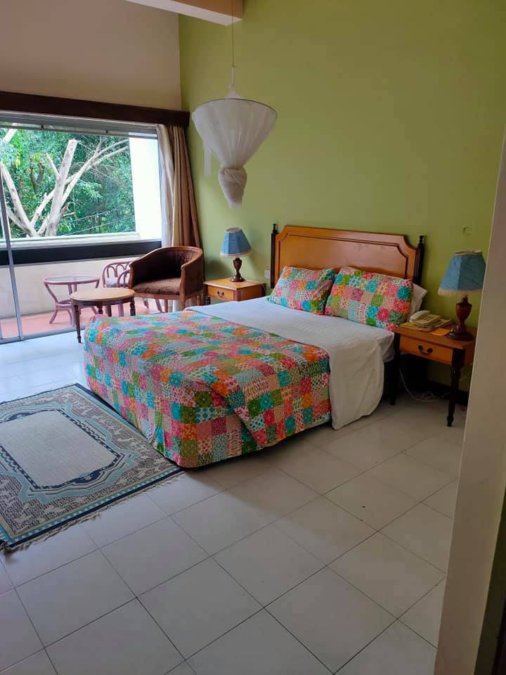 Hotel Equator