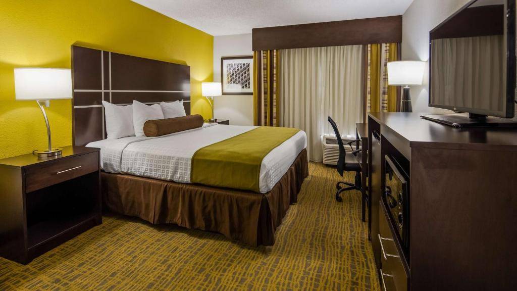 Best Western Plus Hanes Mall Hotel