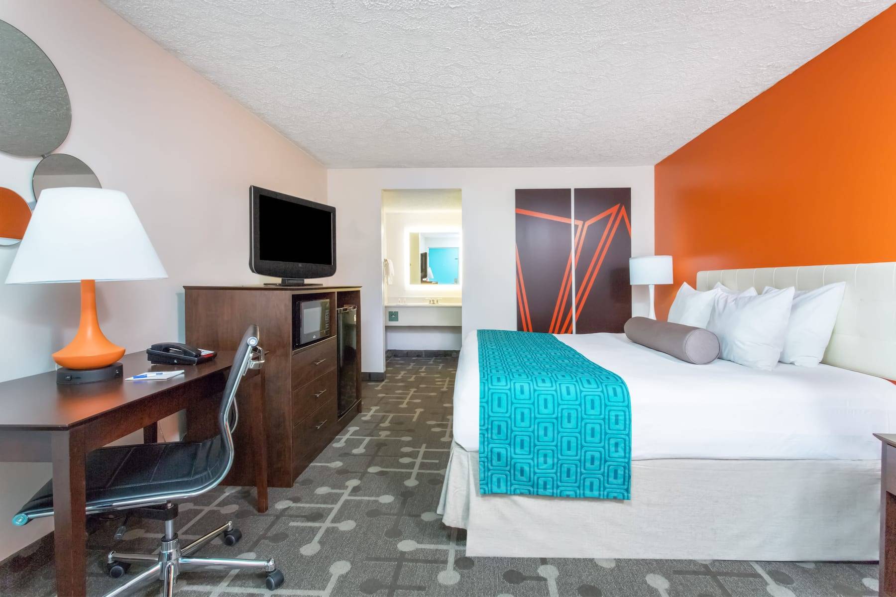 Super 8 by Wyndham Costa Mesa/Newport Beach Area