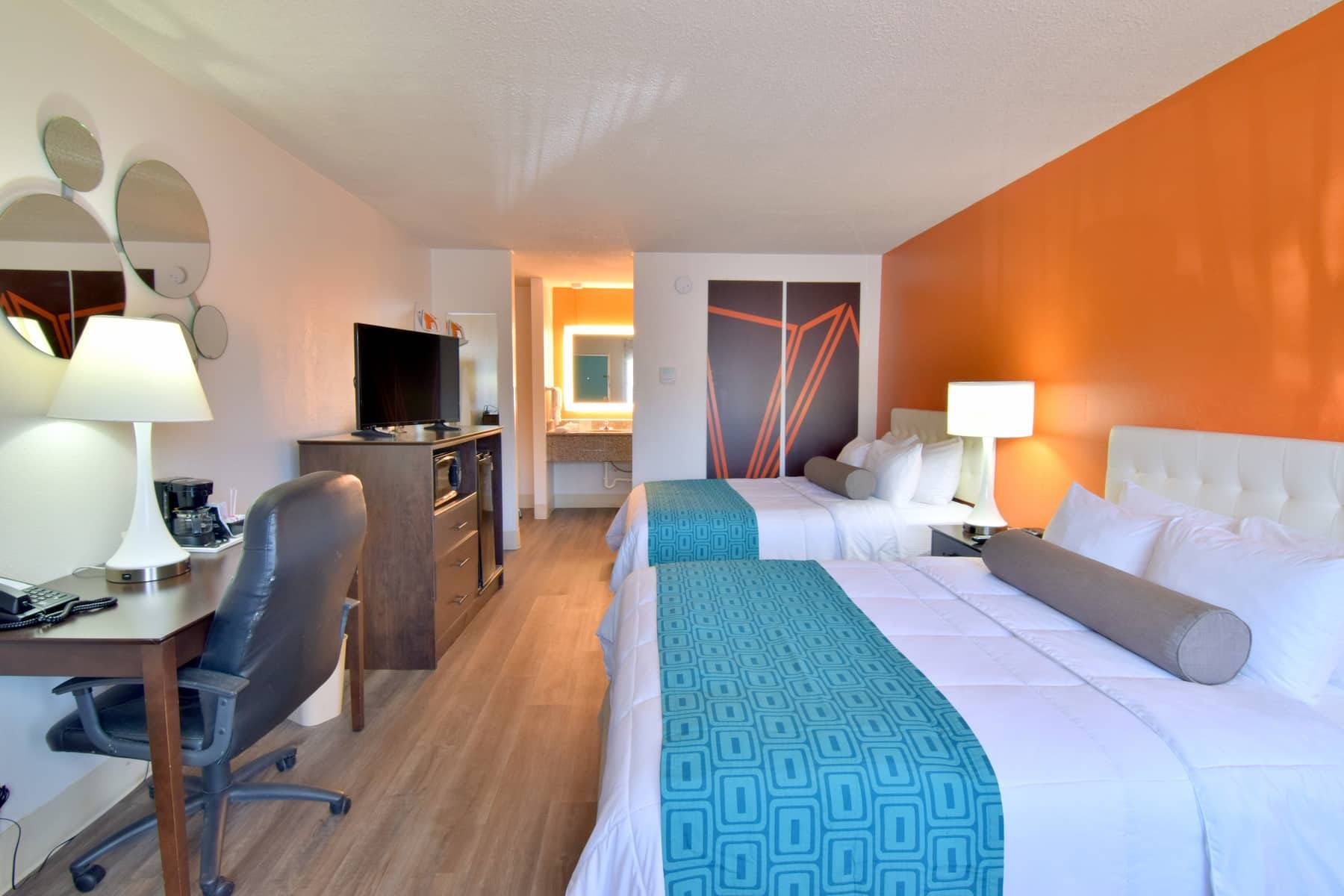 Super 8 by Wyndham Costa Mesa/Newport Beach Area