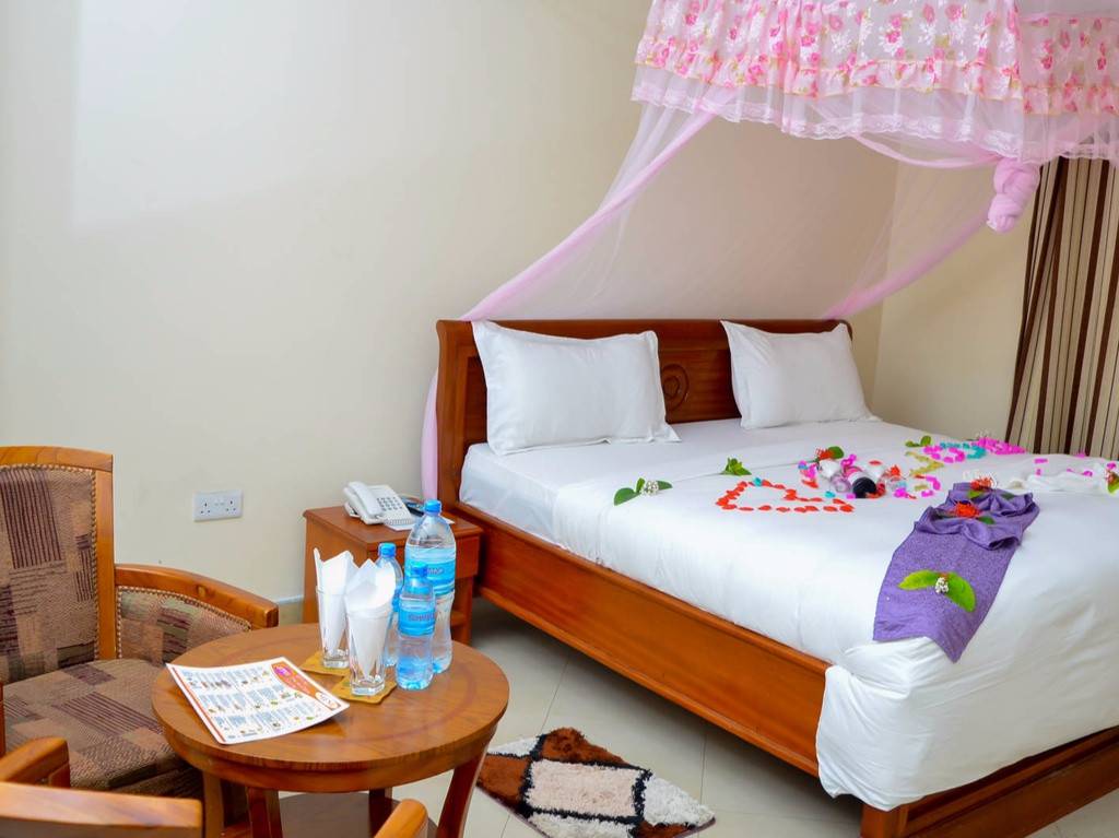 Silver Paradise Hotel