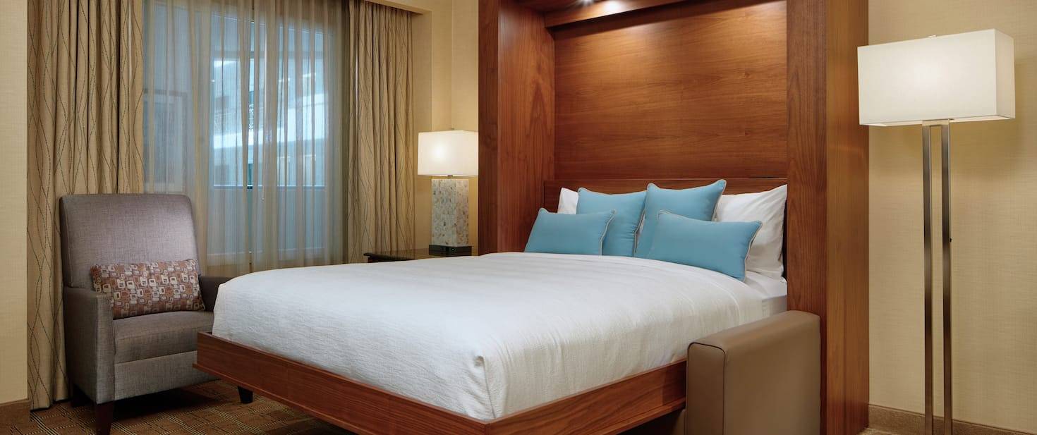 Embassy Suites by Hilton San Diego La Jolla