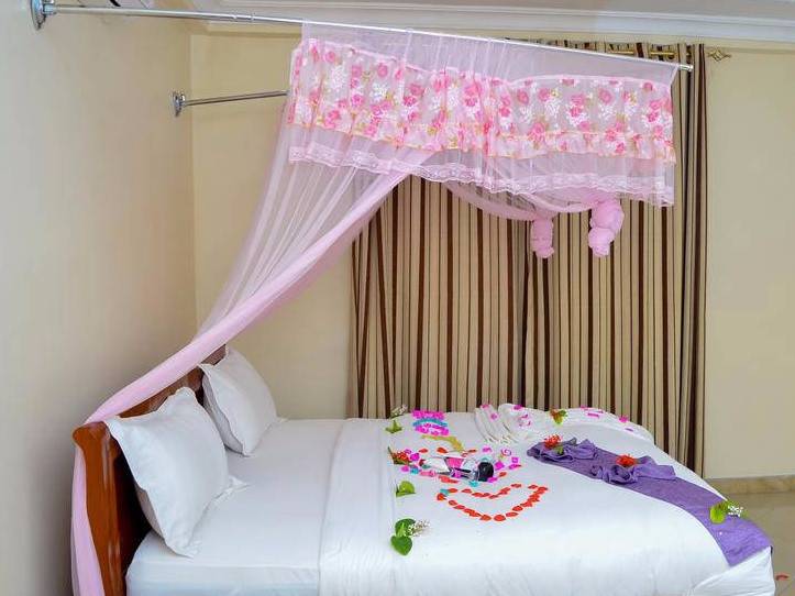 Silver Paradise Hotel