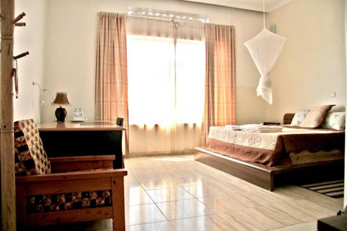 Yambi Hotel