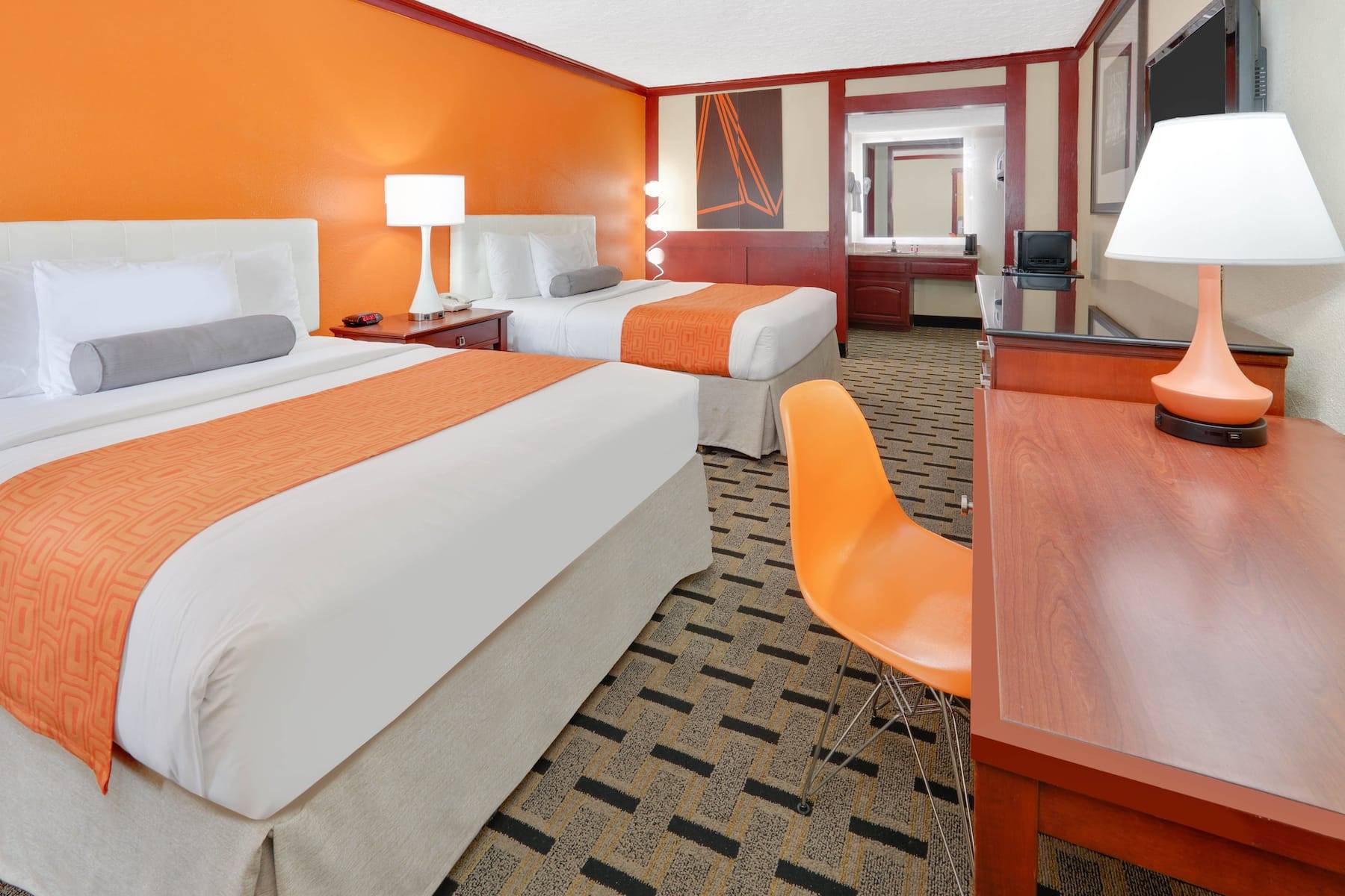 Howard Johnson by Wyndham San Marcos