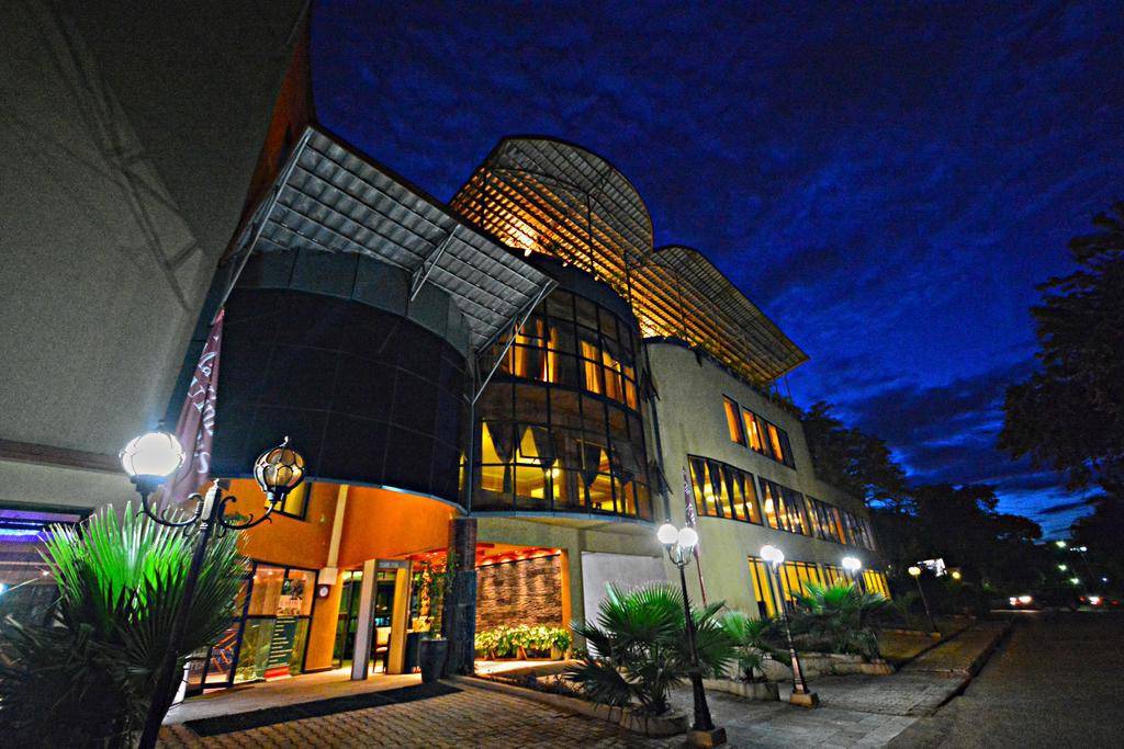 XANADU Collection, All Suite Hotel