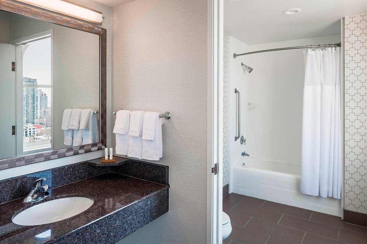 Courtyard by Marriott San Diego Downtown