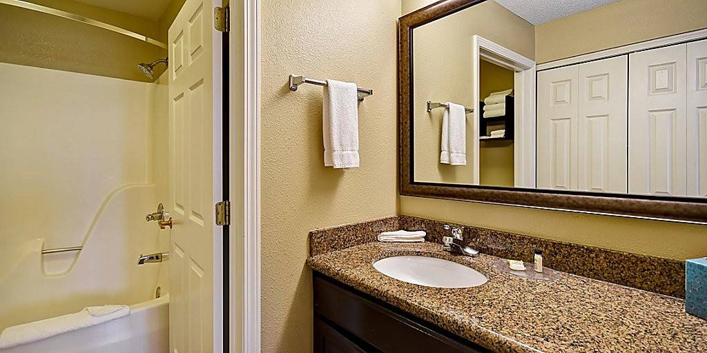 Staybridge Suites Grand Rapids - Airport