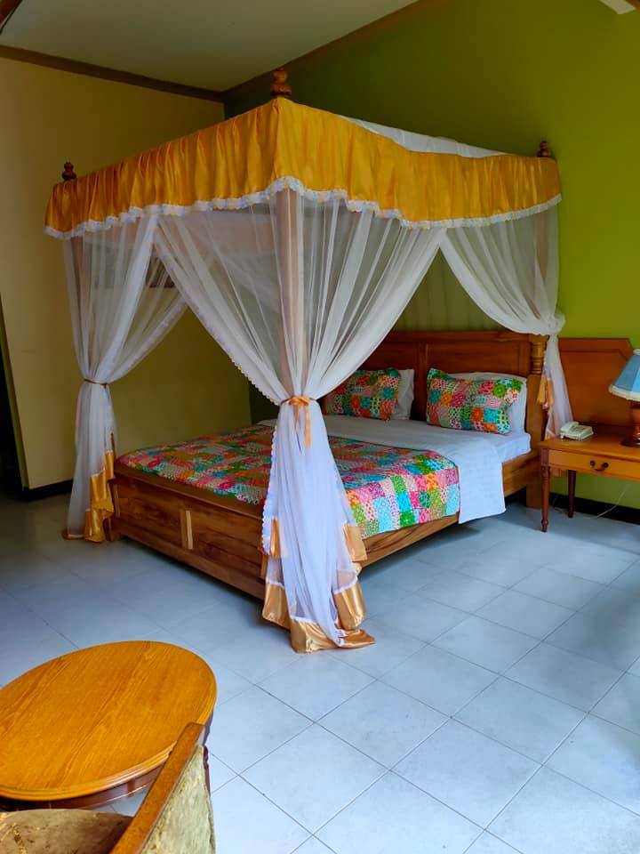 Hotel Equator