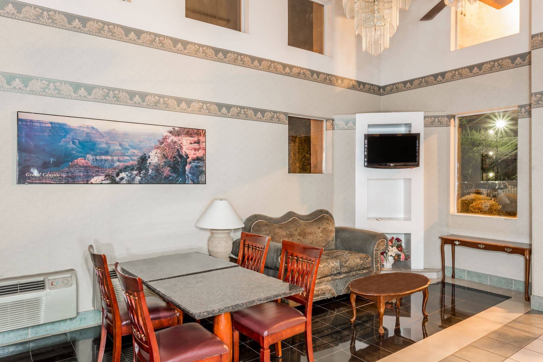 Travelodge by Wyndham Phoenix Downtown