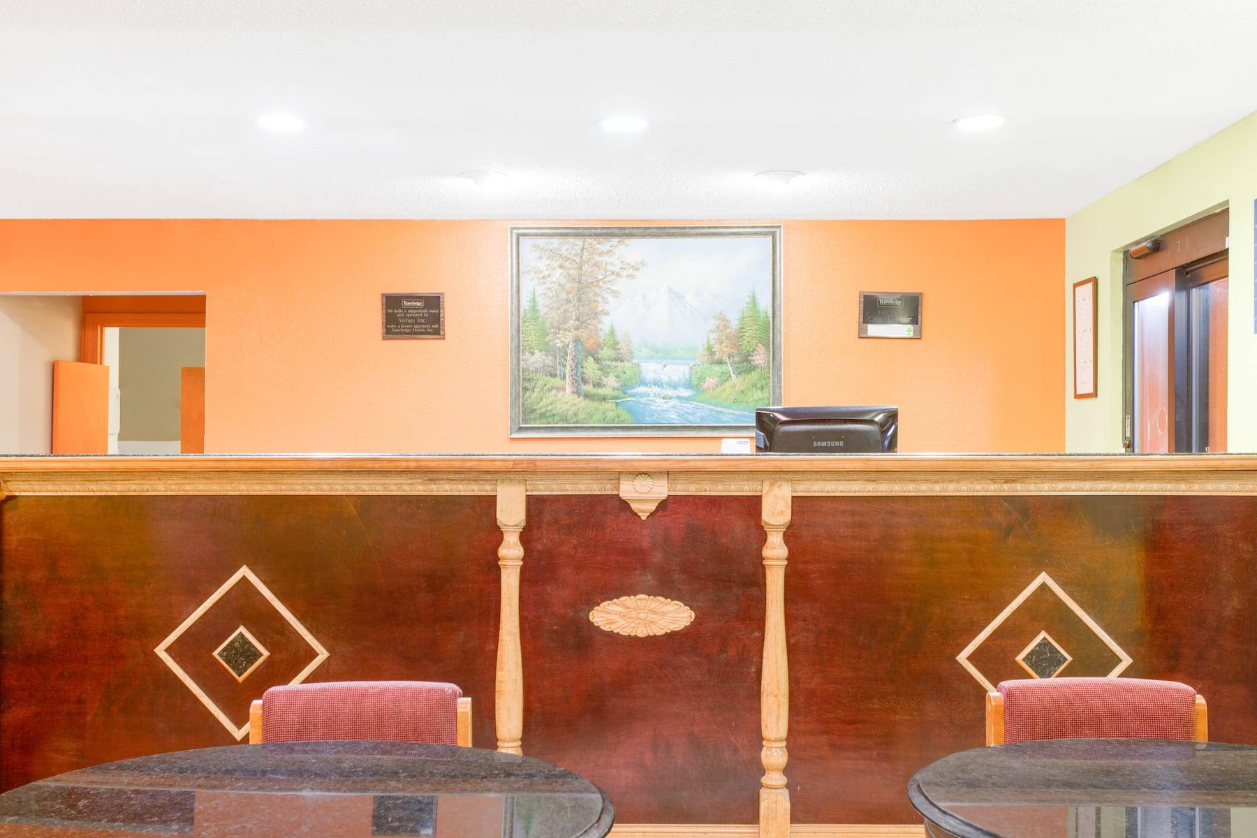 Travelodge by Wyndham Parkersburg