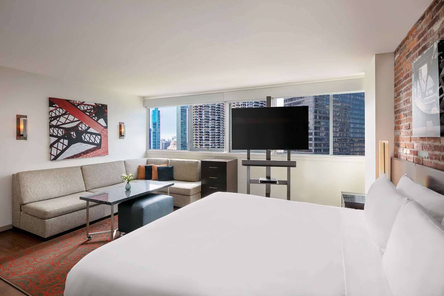 Wyndham Grand Chicago Riverfront