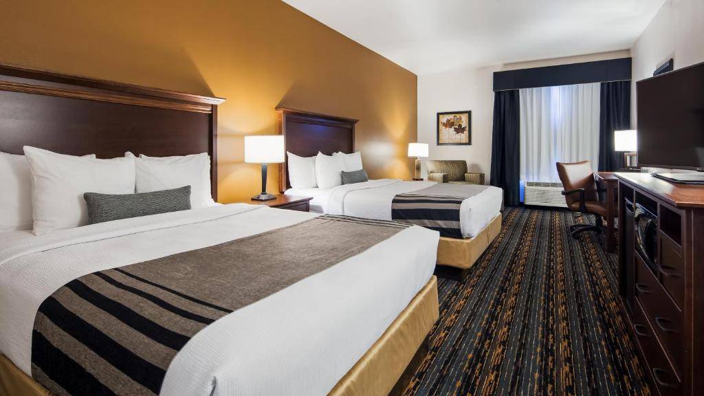 Best Western Plus Lincoln Inn & Suites