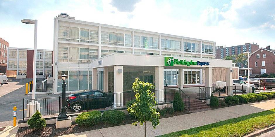 Holiday Inn Express St. Louis Central West End