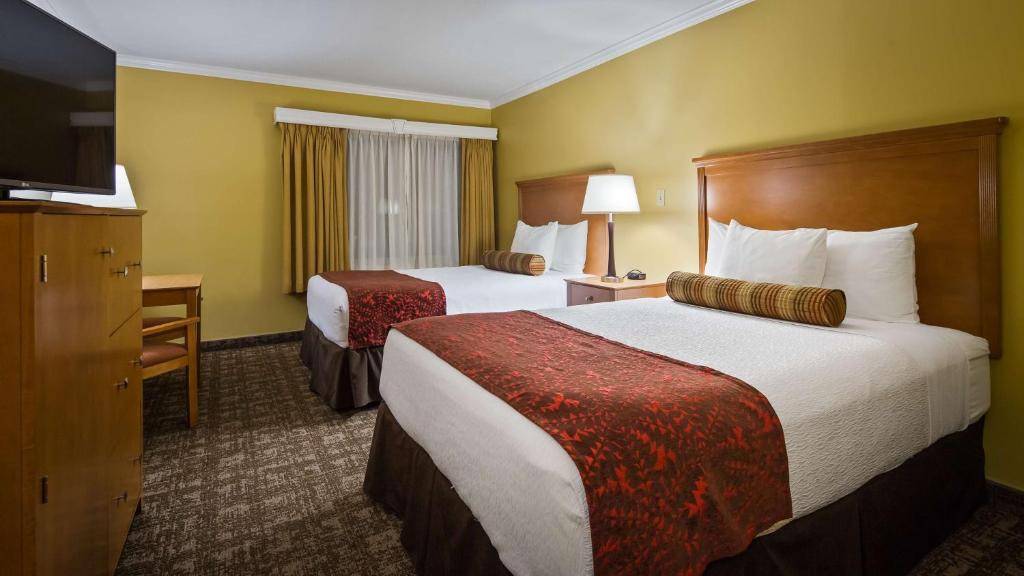 Best Western Plus Windjammer Inn & Conference Center