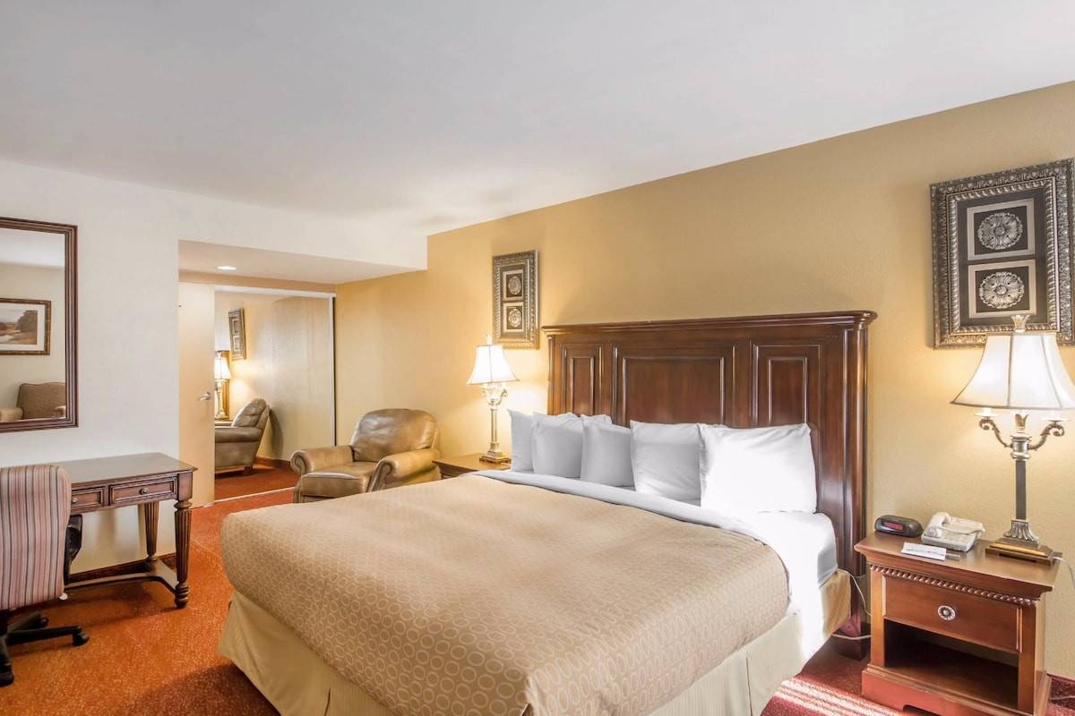 Clarion Inn & Suites Airport