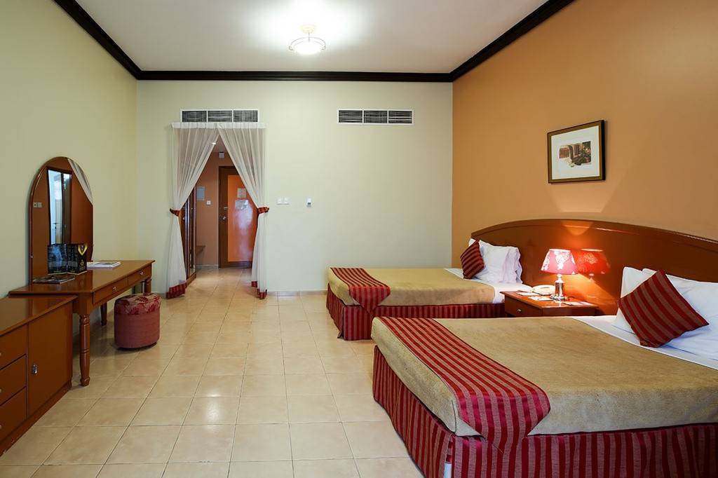 Al Bustan Tower Hotel Suites
