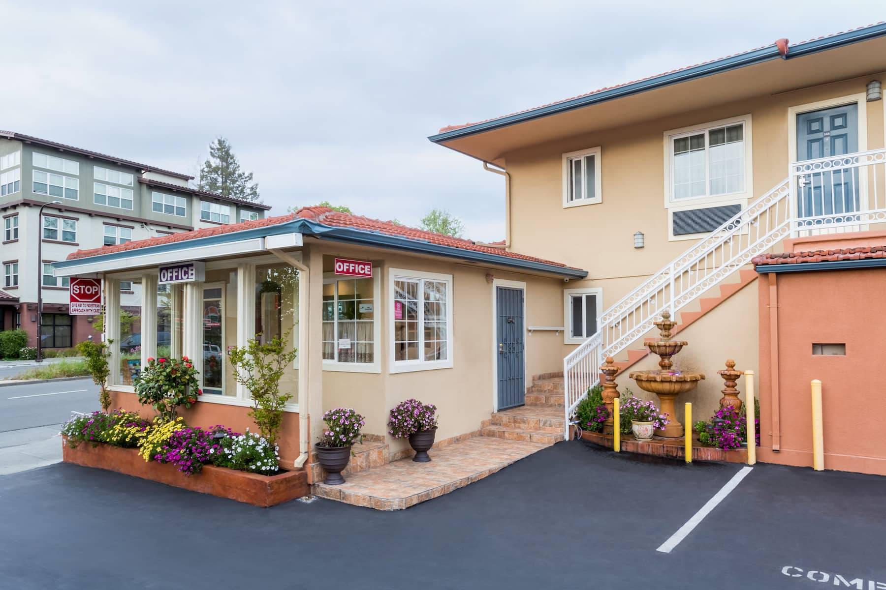 Howard Johnson by Wyndham Berkeley
