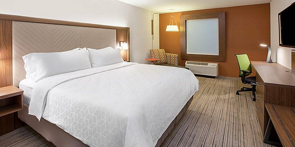 Holiday Inn Express Flint-Campus Area
